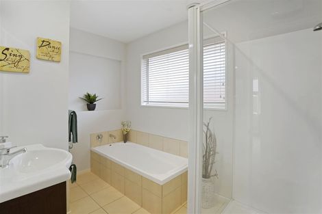 Photo of property in 4 James Hight Drive, Halswell, Christchurch, 8025