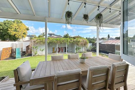 Photo of property in 18 Wairakei Street, Greenlane, Auckland, 1051