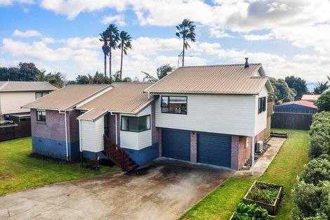 Photo of property in 2 Litchfield Place, Clarks Beach, 2122