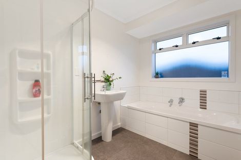 Photo of property in 1 Avocado Lane, Bethlehem, Tauranga, 3110