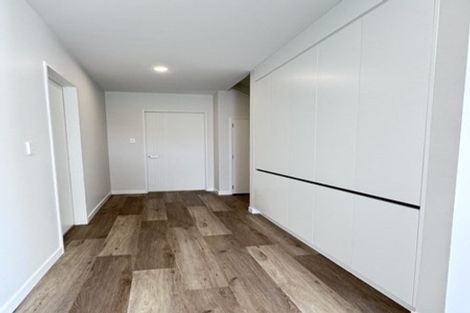 Photo of property in 130 Skulander Crescent, Orewa, 0931