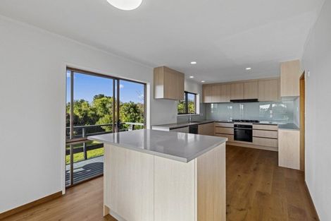 Photo of property in 13 Tarahanga Street, Northcote, Auckland, 0627