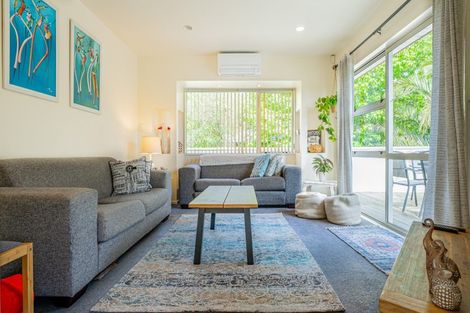 Photo of property in 13 Emlyn Place, Torbay, Auckland, 0630