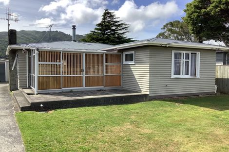 Photo of property in 35 Dover Road, Wainuiomata, Lower Hutt, 5014