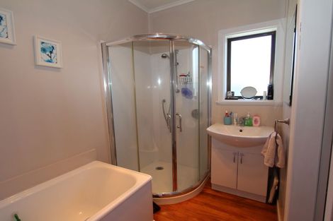 Photo of property in 20 Willis Road, Papakura, 2110