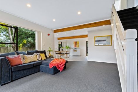 Photo of property in 112 Beach Road, Te Atatu Peninsula, Auckland, 0610