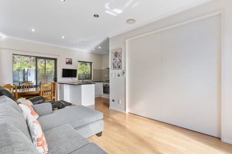 Photo of property in 54 Glennandrew Drive, Half Moon Bay, Auckland, 2012