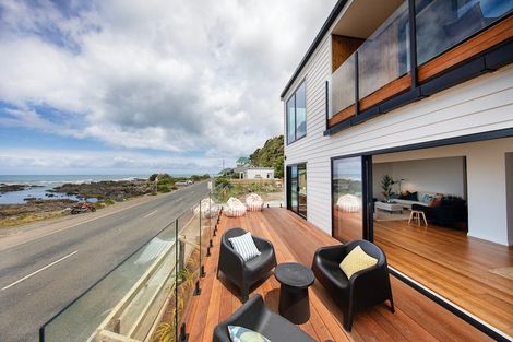 Photo of property in 354 The Esplanade, Island Bay, Wellington, 6023