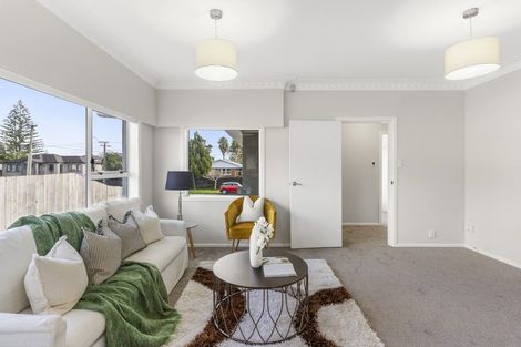 Photo of property in 32 Landon Avenue, Mangere East, Auckland, 2024