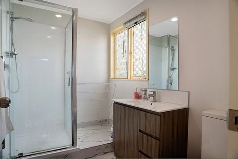 Photo of property in 2/20 Humphrey Kemp Avenue, Henderson, Auckland, 0612