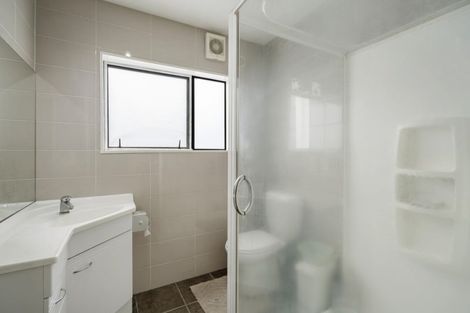 Photo of property in 1/14 Ridge Road, Waiake, Auckland, 0630