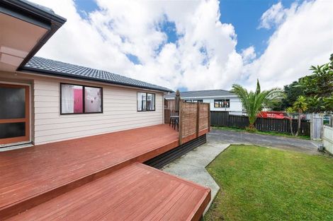 Photo of property in 23 Armada Drive, Ranui, Auckland, 0612