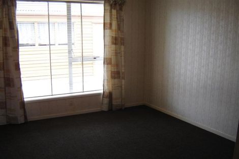 Photo of property in 2/33 Butterworth Drive, Glendene, Auckland, 0602