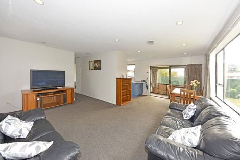 Photo of property in 2/22 Aldwins Road, Phillipstown, Christchurch, 8062