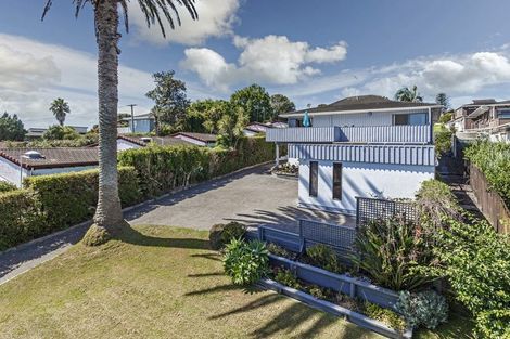 Photo of property in 26 Glencoe Road, Browns Bay, Auckland, 0630