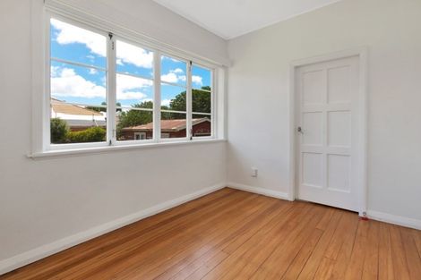 Photo of property in 54 Wainui Avenue, Point Chevalier, Auckland, 1022
