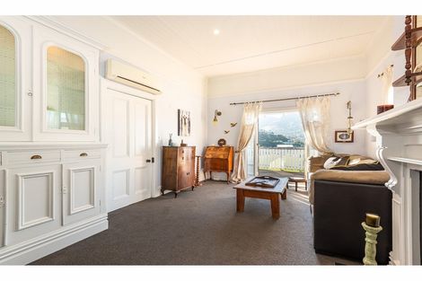 Photo of property in 32 Godley Quay, Lyttelton, 8082