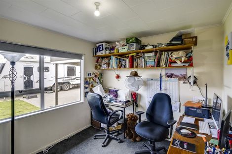 Photo of property in 25 Tait Drive, Greenmeadows, Napier, 4112