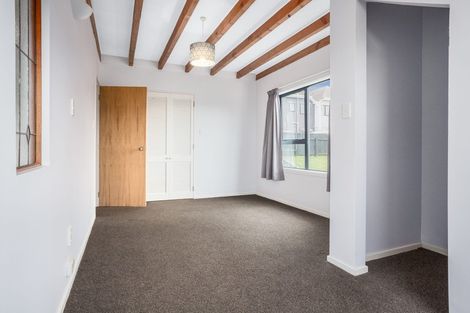 Photo of property in 15 Cobar Close, Maupuia, Wellington, 6022