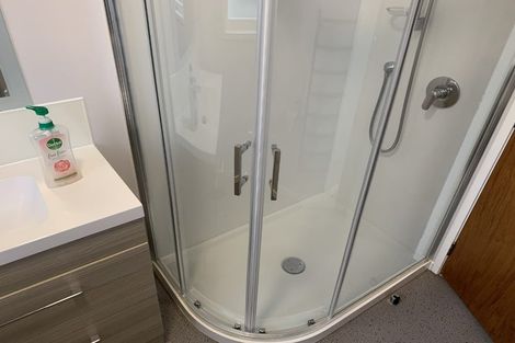 Photo of property in 2/30 Sunnynook Road, Sunnynook, Auckland, 0620