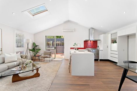 Photo of property in 2/17 Fernwood Grove, Bayview, Auckland, 0629