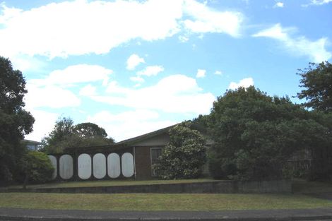 Photo of property in 17 Cockayne Crescent, Sunnynook, Auckland, 0620