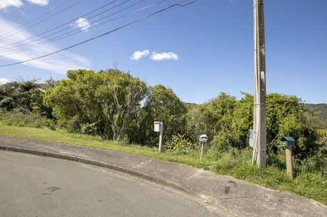 Photo of property in 6 Gribble Grove, Stokes Valley, Lower Hutt, 5019