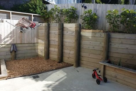 Photo of property in 8/61 Black Rock Road, Newlands, Wellington, 6037