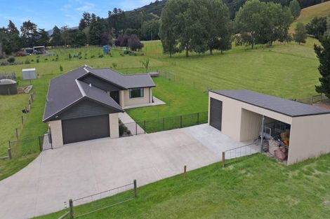 Photo of property in 30 Tara Hills Drive, North Taieri, Mosgiel, 9092