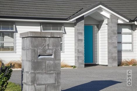 Photo of property in 21 Turpin Road, Riverhead, 0820