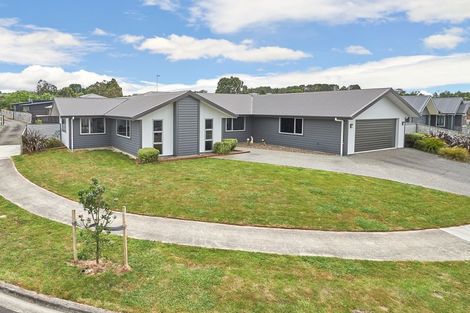 Photo of property in 40 Chestnut Close, Kelvin Grove, Palmerston North, 4414