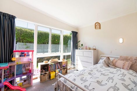 Photo of property in 8 Royal Place, Levin, 5510