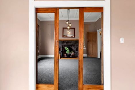 Photo of property in 10 Cameron Street, Hawera, 4610