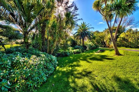 Photo of property in 136 Godley Road, Green Bay, Auckland, 0604