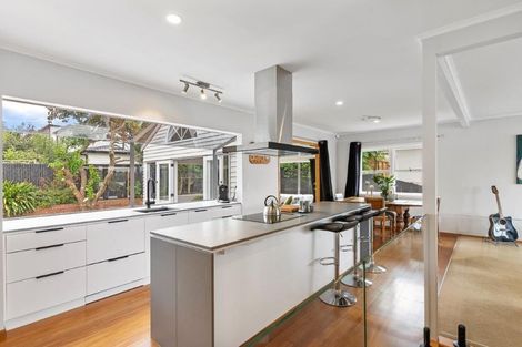 Photo of property in 98 Ireland Road, Mount Wellington, Auckland, 1060