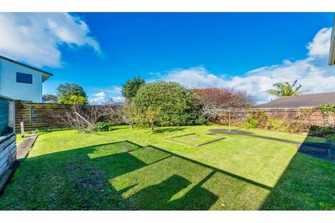 Photo of property in 13 Dunstall Place, Mangere Bridge, Auckland, 2022