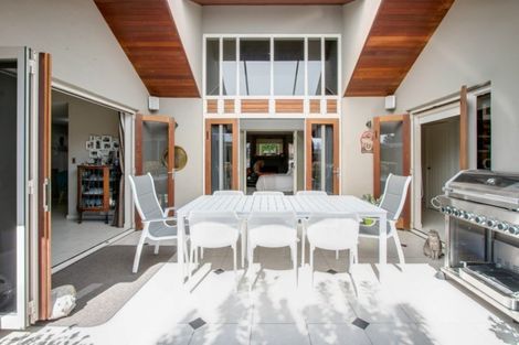 Photo of property in 11 Park Lane, Greenmeadows, Napier, 4112