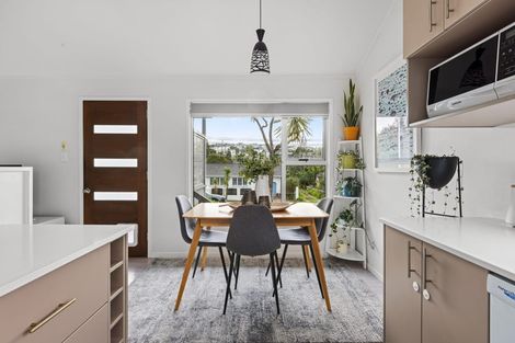 Photo of property in 2/30a Glenvar Road, Torbay, Auckland, 0630