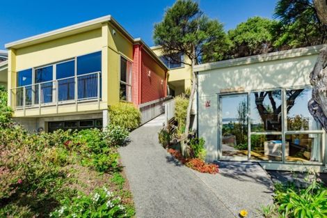 Photo of property in 2 Ocean Vista Lane, Paraparaumu, 5032