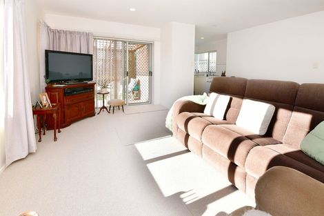 Photo of property in 31 The Grove, Red Beach, 0932