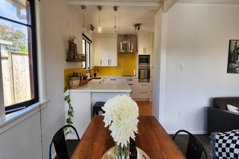 Photo of property in 10 Beaumont Crescent, Frankleigh Park, New Plymouth, 4310