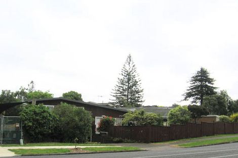 Photo of property in 107 Reeves Road, Pakuranga Heights, Auckland, 2010