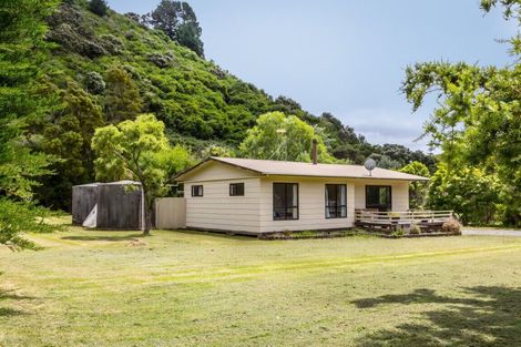 Photo of property in 16 Mclaughlin Drive, Tinui, Masterton, 5889