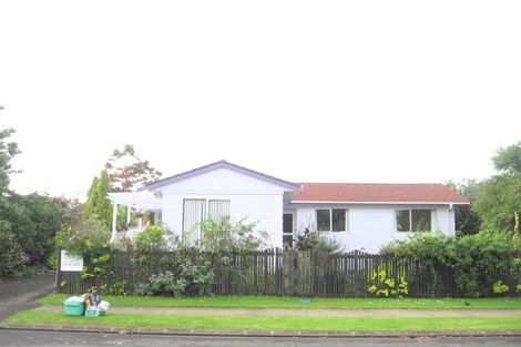 Photo of property in 25 Darren Crescent, Half Moon Bay, Auckland, 2012