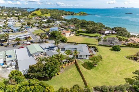 Photo of property in 20 Coopers Drive, Coopers Beach, 0420