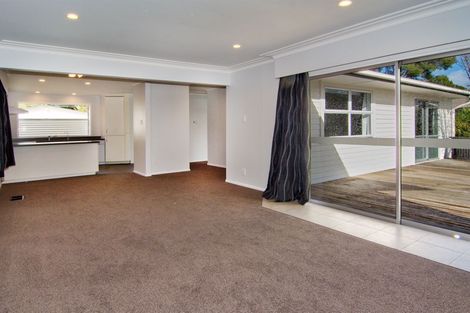 Photo of property in 66 Cliff View Drive, Green Bay, Auckland, 0604