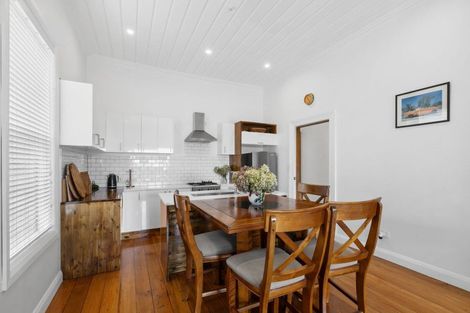 Photo of property in 157 Saint Aubyn Street, New Plymouth, 4310