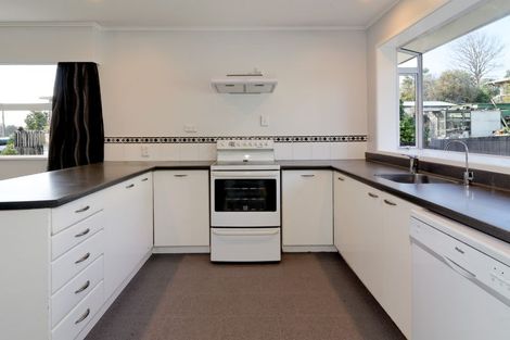 Photo of property in 66 Cliff View Drive, Green Bay, Auckland, 0604