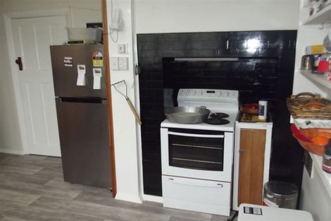 Photo of property in 17 Rhodes Street, Waimate, 7924