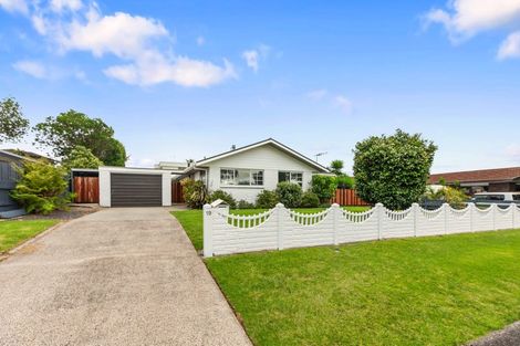 Photo of property in 19 Endeavour Avenue, Welcome Bay, Tauranga, 3112